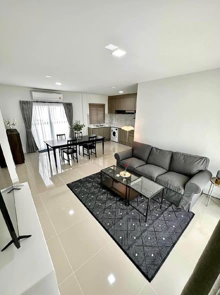 living room of พลีโน่ สุขุมวิท-บางนา 3 Pleno Sukhumvit-Bangna 3