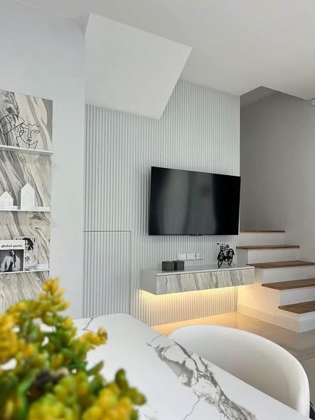 living room and bathroom of พลีโน่ สุขุมวิท-บางนา 3 Pleno Sukhumvit-Bangna 3