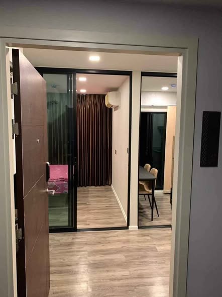 room interior of บราวน์ คอนโด รัชดา 32