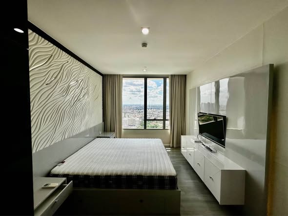 bedroom of 333 Riverside