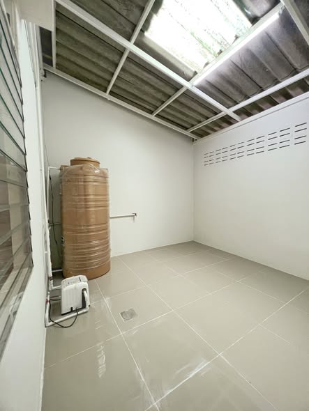 bathroom of ขายอาคารพาณิชย์ 6ชั้น ใกล้ MRT สุทธิสาร หลังมุม 27 ตรว.