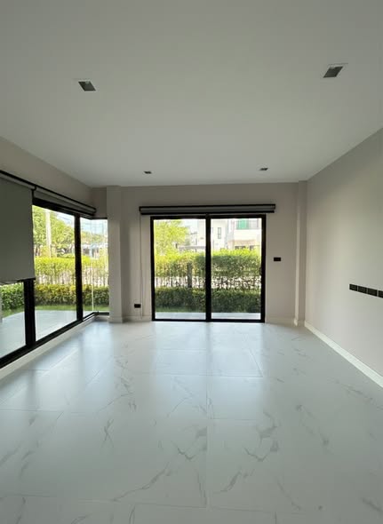 room interior of เวนิว ไอดี มอเตอร์เวย์-พระราม9 (Venue ID Motorway-Rama9)