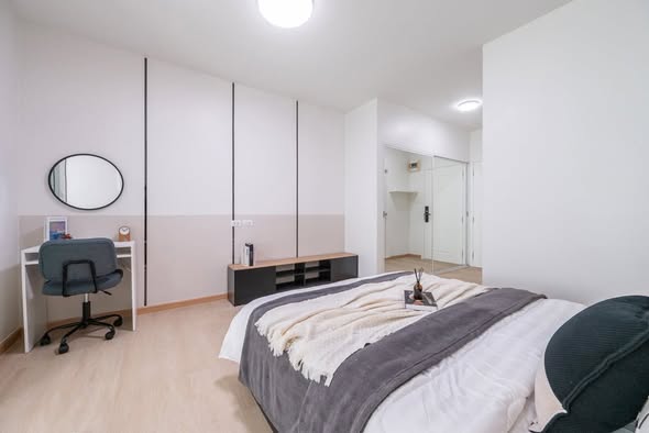 bedroom and room interior of A Space ME Sukhumvit 77