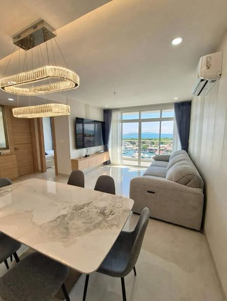 A.D. condo Hyatt