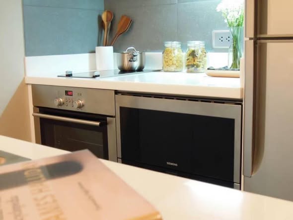 kitchen of AEQUA Residence Sukhumvit 49 dad no3