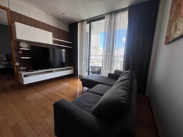 living room and bedroom of AEQUA Residence Sukhumvit 49 dad no3