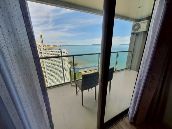 bedroom of AERAS Beachfront Condominium Jomtien Pattaya