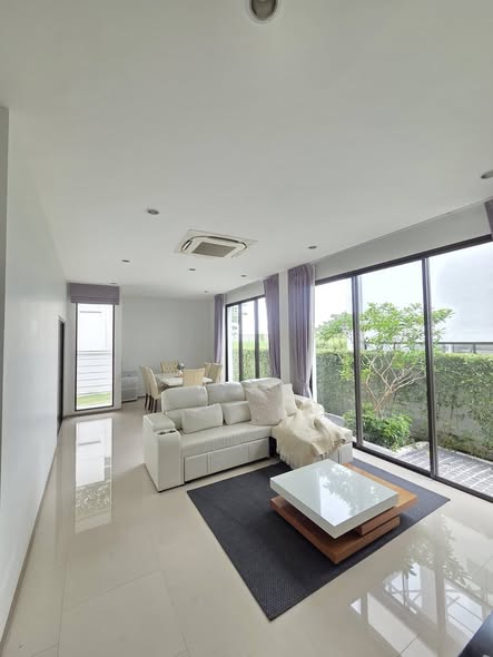 living room and room interior of AERIE ศรีนครินทร์ กรุงเทพกรีฑา