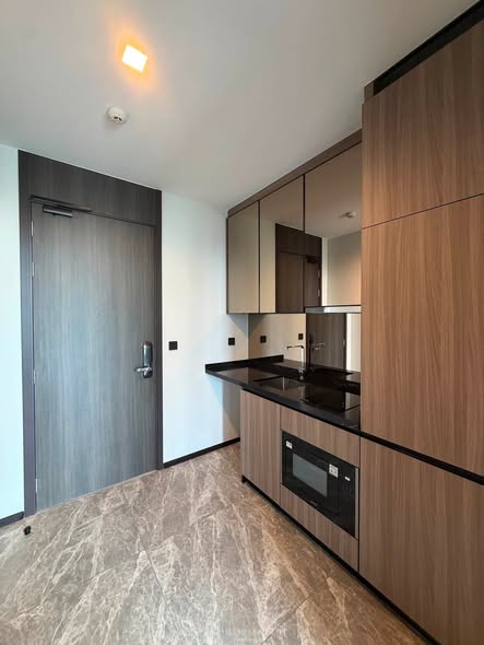room interior of AESTIQ Thonglor