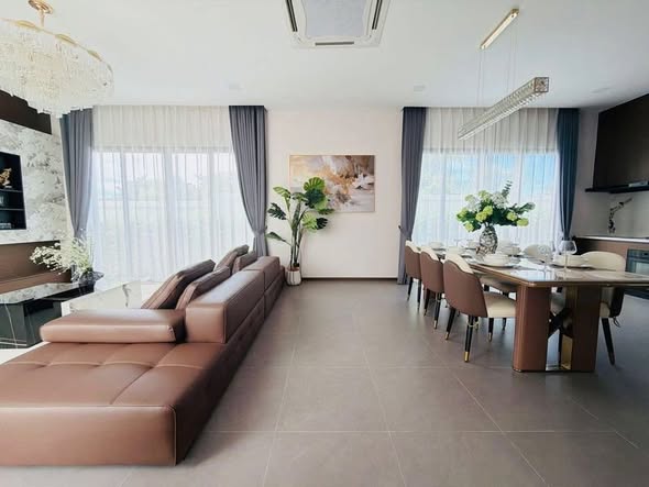 bedroom and living room of พูลวิลล่ากรุงเทพ Airy Ville Bangkok