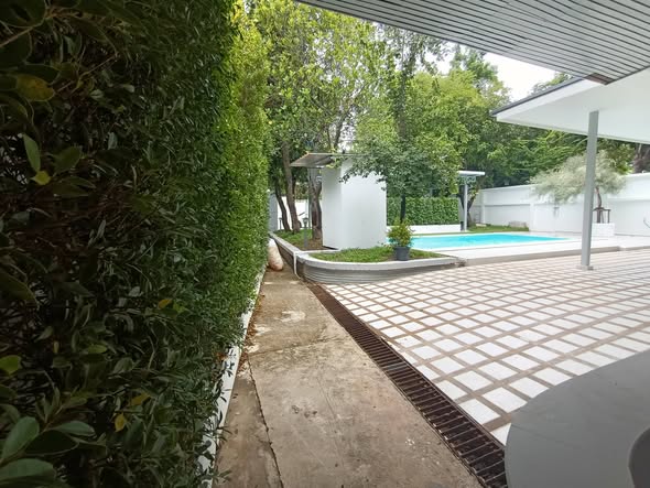 พูลวิลล่ากรุงเทพ Airy Ville Bangkok