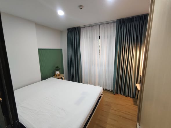 bedroom and room interior of ALIVE SUKHUMVIT 76