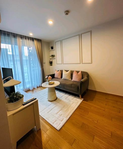 living room of Altitude Sam Yan – Si Lom