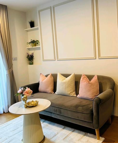 living room of Altitude Sam Yan – Si Lom