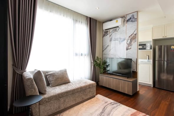 bedroom of Altitude Symphony