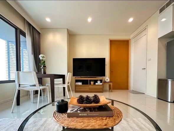 living room of Amanta Lumphini