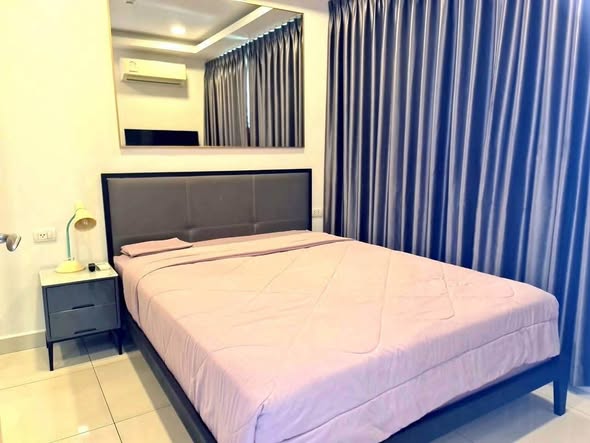 bedroom of Arcadia Beach Continental