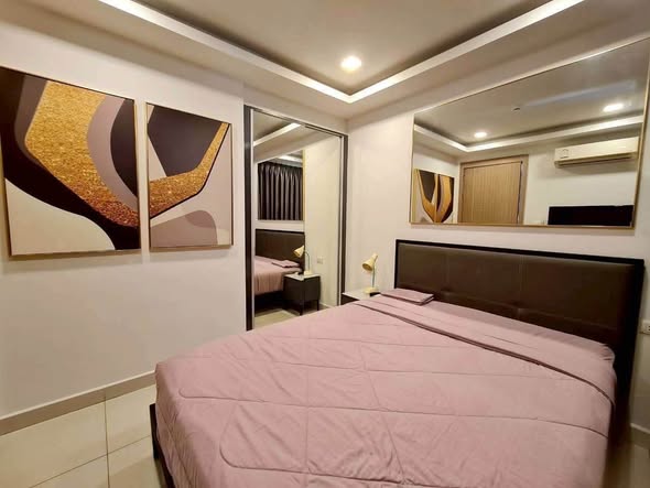 bedroom of Arcadia Beach Continental