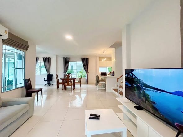 living room and bedroom of Areeya Mandarina Sukhumvit 77