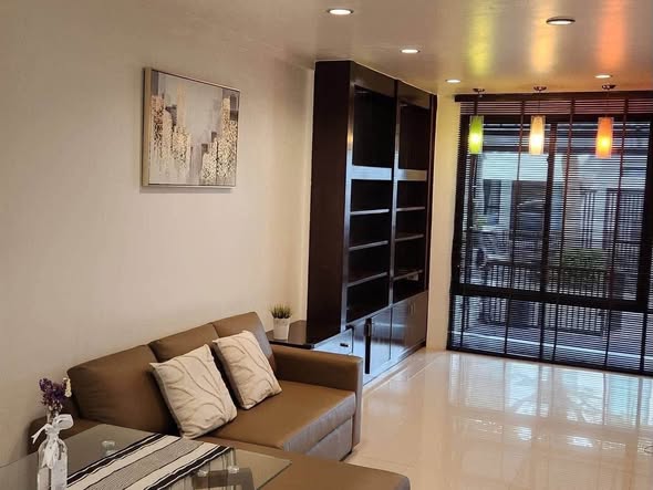 living room and room interior of Areeya Mandarina Sukhumvit 77
