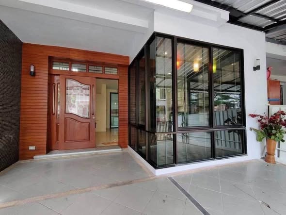 room interior of Areeya Mandarina Sukhumvit 77