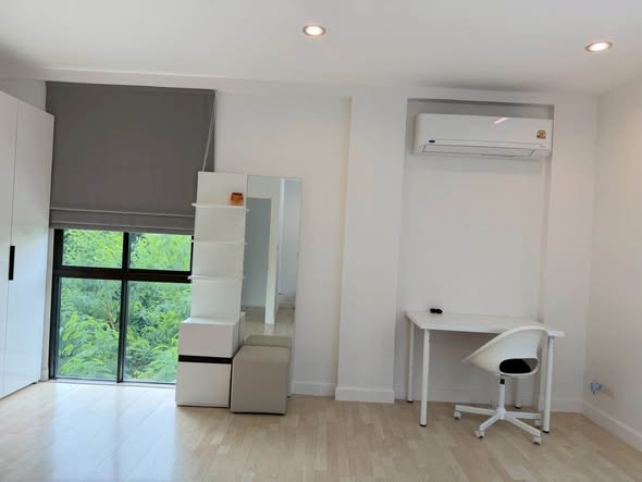 room interior of Areeya Mandarina Sukhumvit 77