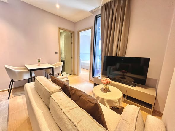 living room and bedroom of ASHTON Asoke – Rama 9