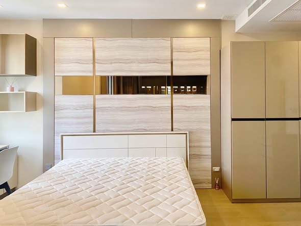 bedroom and room interior of Ashton Asoke