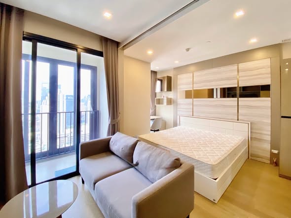 bedroom and room interior of Ashton Asoke