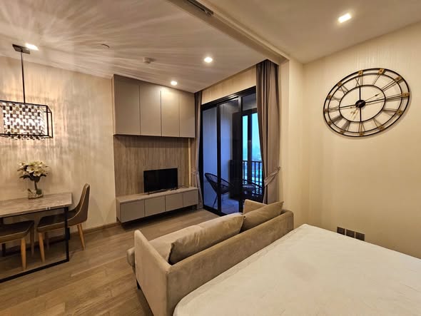 living room and bedroom of Ashton Asoke