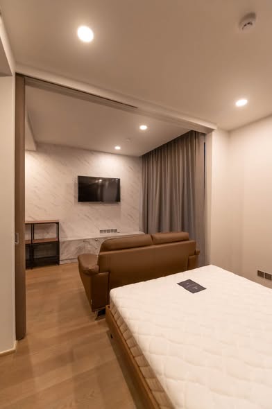 bedroom and room interior of Ashton Chula-Silom