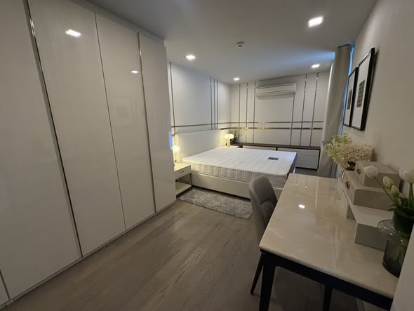 bedroom and room interior of Ashton Residence 41