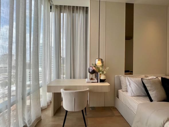 living room of Ashton Silom
