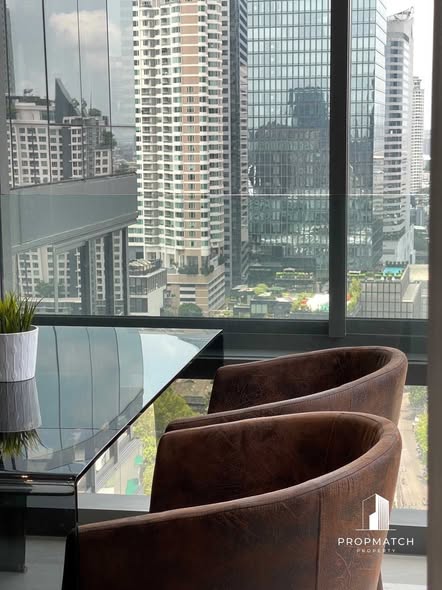 room interior of Ashton Silom
