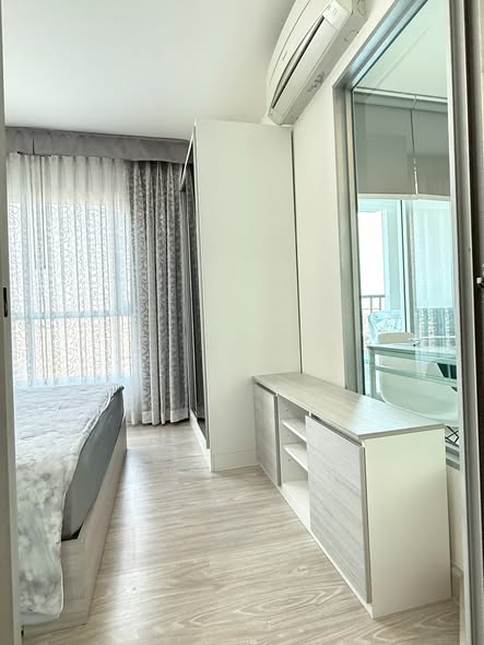 bedroom and room interior of Aspire Ngamwongwan