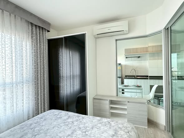 bedroom and room interior of Aspire Ngamwongwan