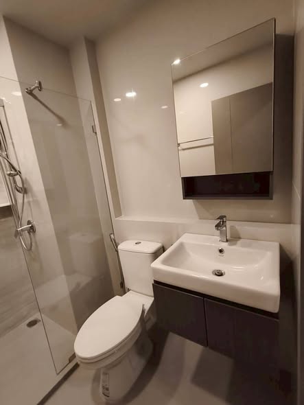 bathroom of Aspire Onnut Station