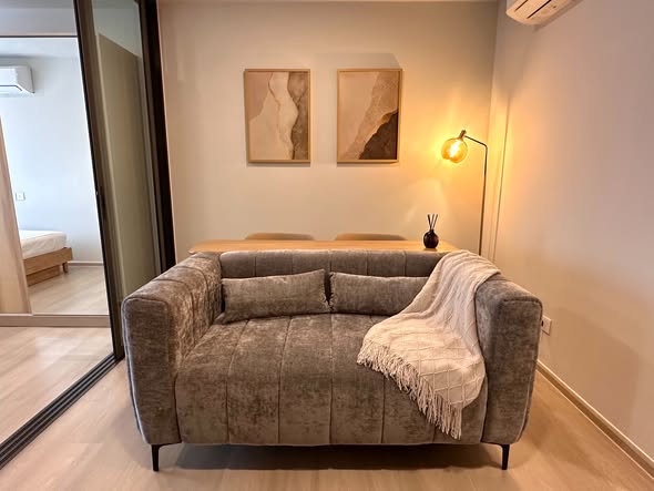 living room of Aspire Onnut Station