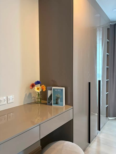 room interior of Aspire Onnut Station