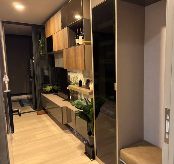 room interior and bathroom of Aspire Onnut Station