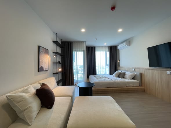 bedroom and living room of Aspire Sukhumvit-Rama 4