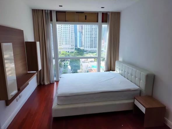 bedroom of Athenee Residence