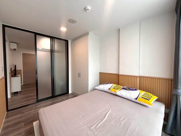 bedroom and room interior of Atmoz Chaengwattana