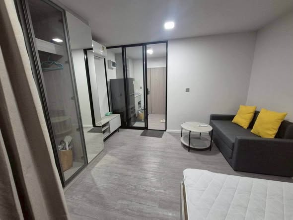 bedroom and room interior of Atmoz Tropicana Bangna