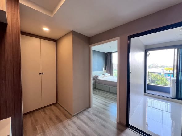 bedroom and room interior of ATTITUDE BEARING CONDOMINIUM