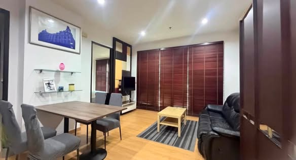 bedroom and room interior of Baan Klang Krung Siam-Pathum Wan
