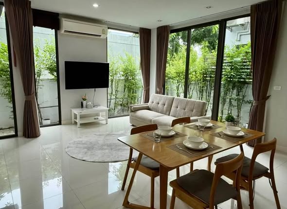 living room and room interior of Baan Klang Muang CLASSE