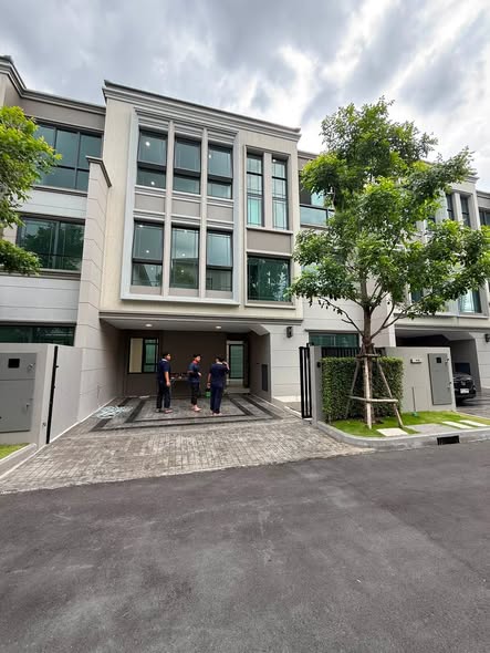 Baan Klang Muang Classe Ratchayothin บ้านกลางเมือง คลาสเซ่ รัชโยธิน
