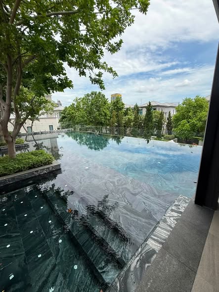 pool of Baan Klang Muang Classe Ratchayothin บ้านกลางเมือง คลาสเซ่ รัชโยธิน