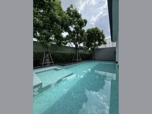 pool of Baan Klang Muang Phaholyothin-Ramintra